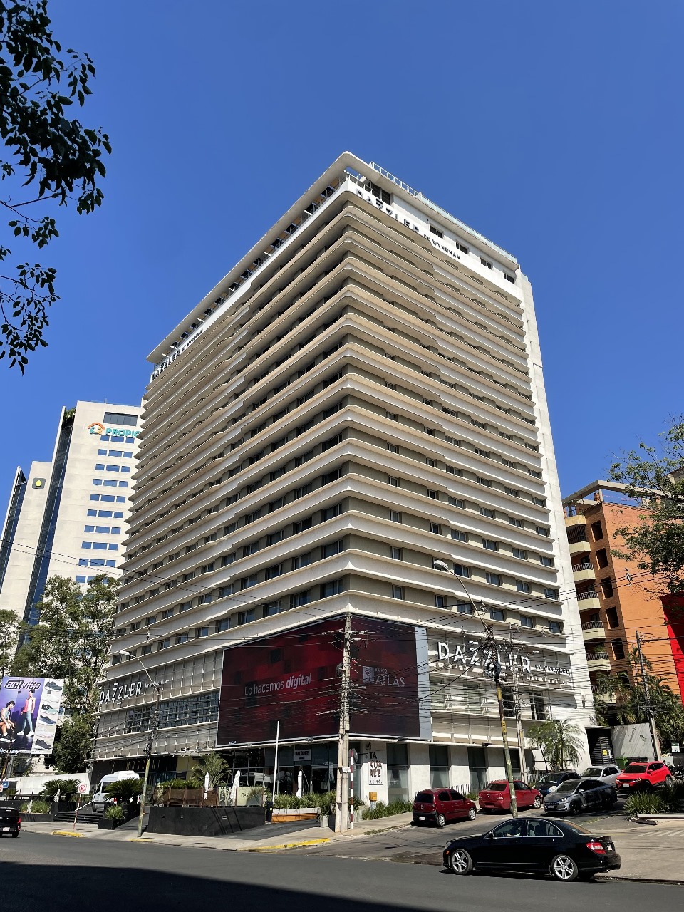 Hotel Dazzler